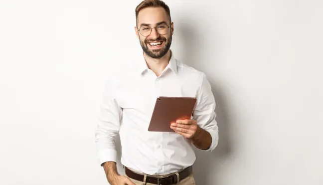 Consultants Emperia Suite formant une PME industrielle sur le logiciel ERP : garantie de succès dans l'implémentation.